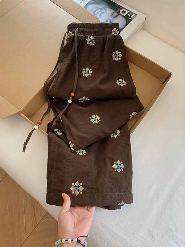 Extra Large Size 300 Pounds New Chinese Style Embroidered Casual Pants Women Summer Thin Loose Straight Drawstring Wide Leg P...
Extra Large Size 300 Pounds New Chinese Style Embroidered Casual Pants Women Summer Thin Loose Straight Drawstring Wide Leg P...