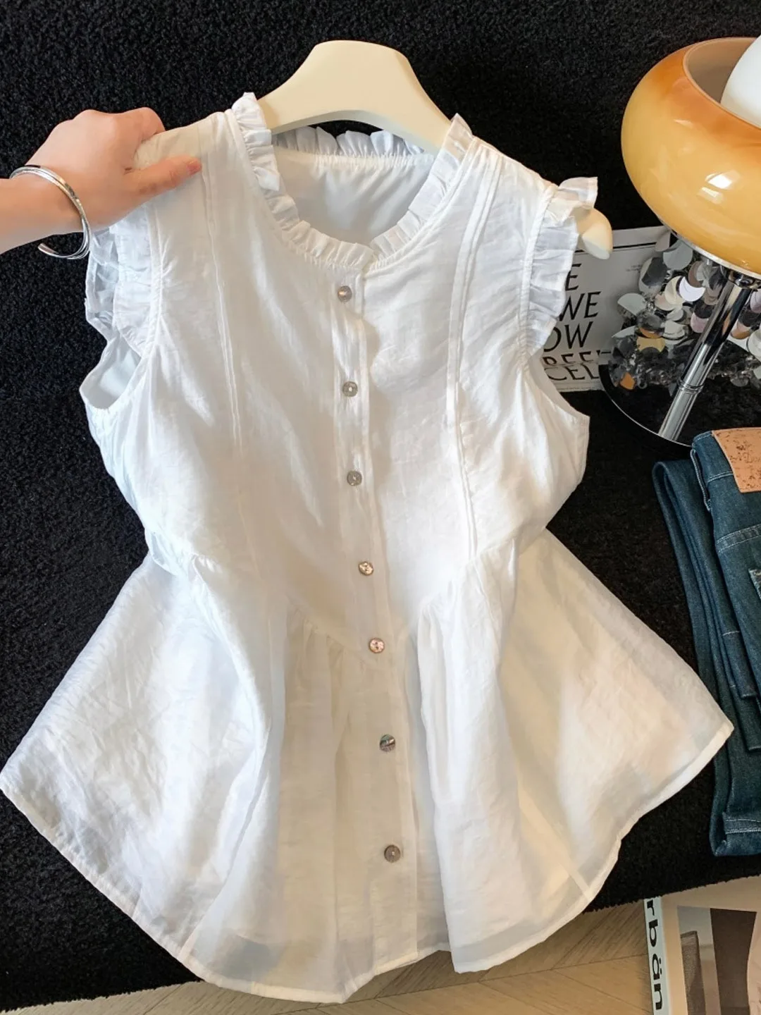 Sweet Style White Wooden Small Flying Sleeve Women's Summer Slimming Age-Defying Versatile Doll Shirt Top
Sweet Style White Wooden Small Flying Sleeve Women's Summer Slimming Age-Defying Versatile Doll Shirt Top