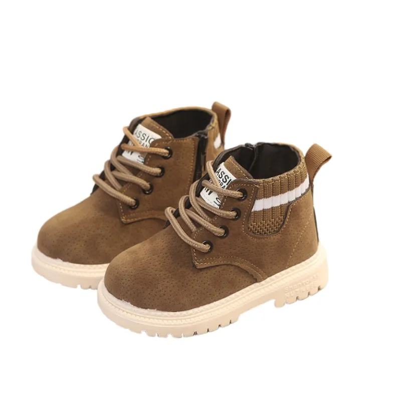 Новинка осени/зимы 202, универсальные нескользящие одинарные ботинки на мягкой подошве для мальчиков, стильные удобные повседневные короткие ботинки для девочек и малышей
Новинка осени/зимы 202, универсальные нескользящие одинарные ботинки на мягкой подошве для мальчиков, стильные удобные повседневные короткие ботинки для девочек и малышей