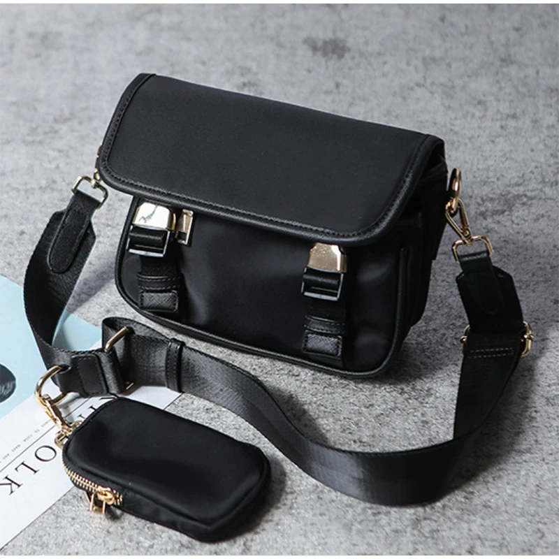 Black Brand Versatile Oxford Cloth Small Square Bag Silver Hardware Fashion Large Capacity Lady's Small Bag Pendant Shoulder Bag
Black Brand Versatile Oxford Cloth Small Square Bag Silver Hardware Fashion Large Capacity Lady's Small Bag Pendant Shoulder Bag