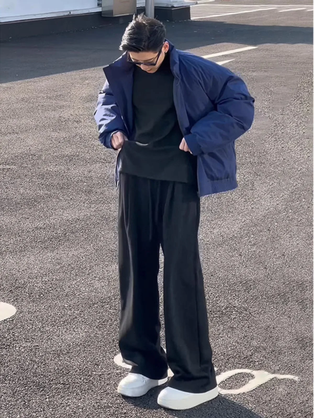 Bla American Sle Curved Knife Sweatpants Men's Autumn Winter Fce Drape Straight Loose Wide Leg Pants Casual Trousers 
Bla American Sle Curved Knife Sweatpants Men's Autumn Winter Fce Drape Straight Loose Wide Leg Pants Casual Trousers