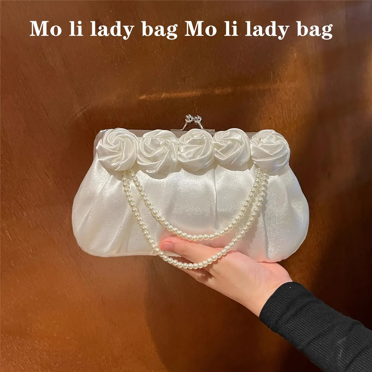 Pearl Beading Handle Women's Handbag Solid Fashion Rose Floral Evening Bag Wedding Party Clutch Purse Shoulder Crossbody Bag
Pearl Beading Handle Women's Handbag Solid Fashion Rose Floral Evening Bag Wedding Party Clutch Purse Shoulder Crossbody Bag