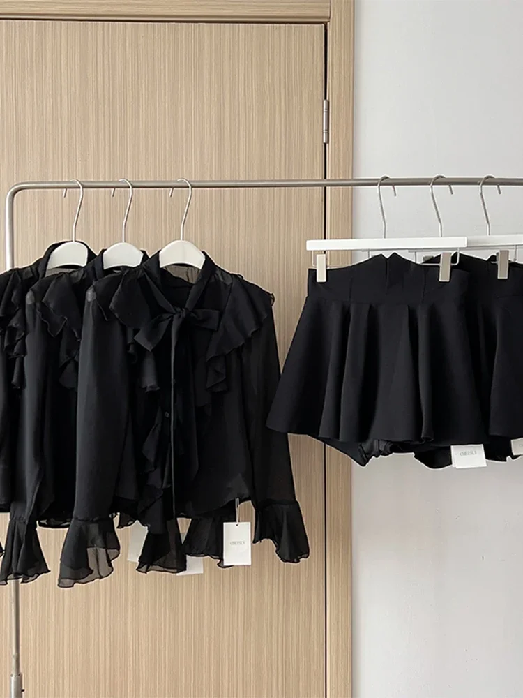 2 Pieces Outfit Tie Up Ruffle Design See-through Shirt+A-line High Waist Mini Pleated Skirts Women Black Color Court Retro Style
2 Pieces Outfit Tie Up Ruffle Design See-through Shirt+A-line High Waist Mini Pleated Skirts Women Black Color Court Retro Style