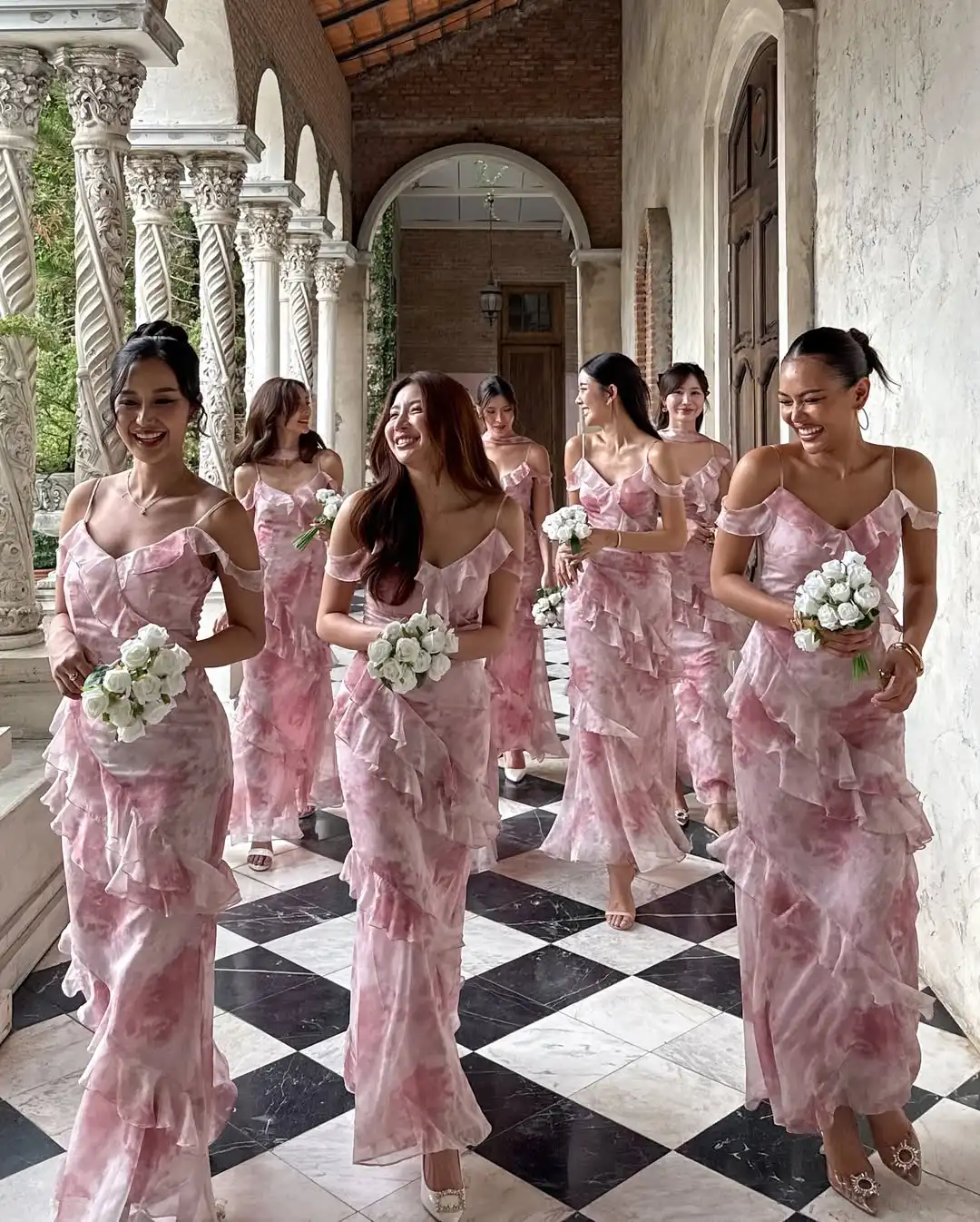 Charming Sexy Flower Fairy Bridesmaid Dress V Neck Spaghetti Straps Ruched Princess Dress Ribbons Tiered A Line Evening Dress
Charming Sexy Flower Fairy Bridesmaid Dress V Neck Spaghetti Straps Ruched Princess Dress Ribbons Tiered A Line Evening Dress