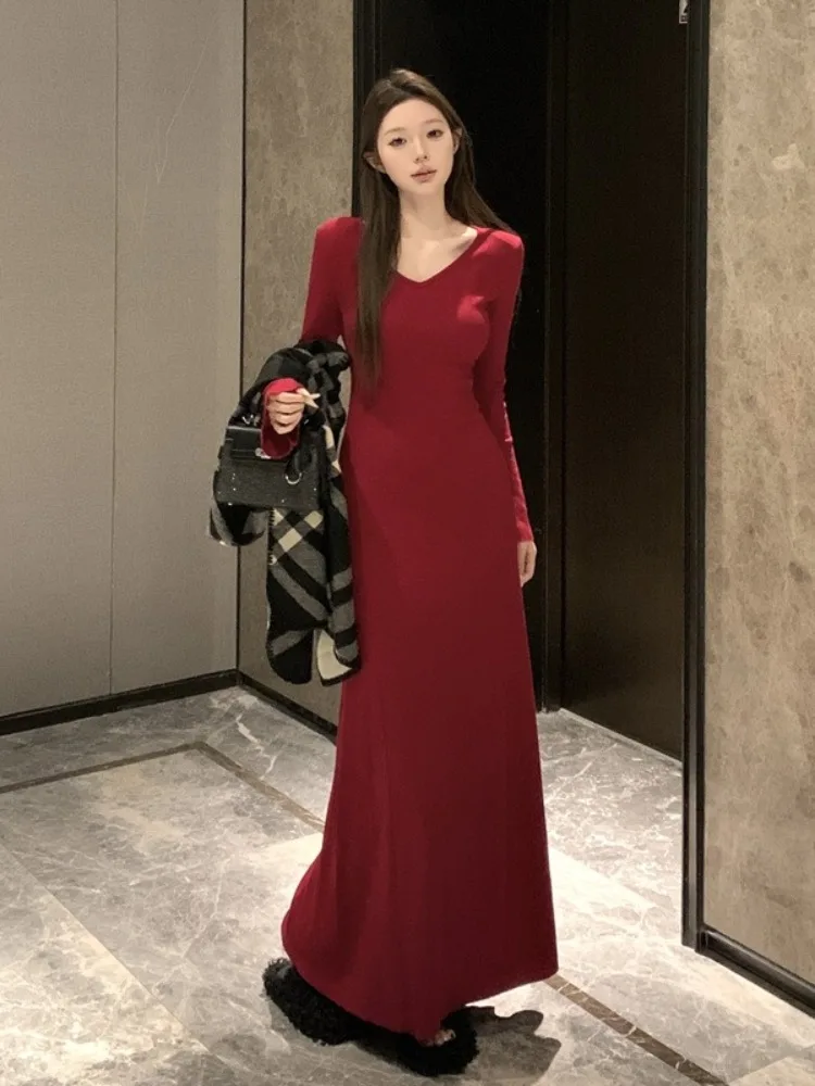 Red Knitted Dr Women's Base Layer Inner Wear High-End Feel Autumn Winter Coat Matching A-Line Skirt French Sle Slim Fit
Red Knitted Dr Women's Base Layer Inner Wear High-End Feel Autumn Winter Coat Matching A-Line Skirt French Sle Slim Fit