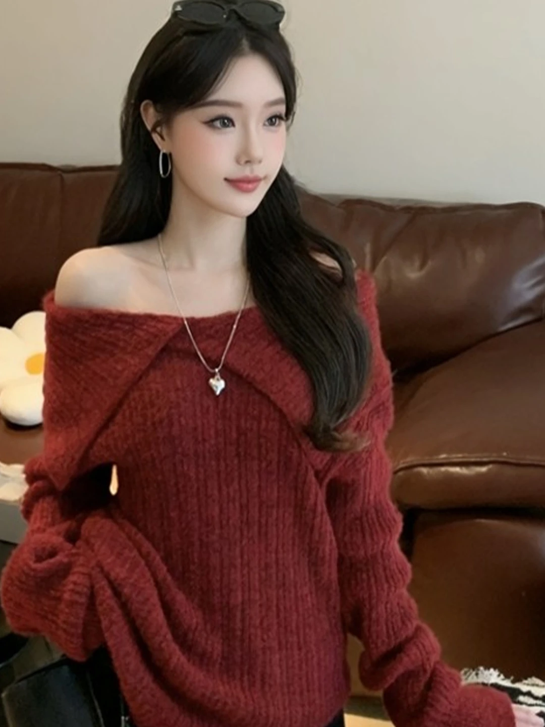 Loose Knitted Shoulder Bared Sweater for Women Autumn Winter Fashion Long Sleeve Asymmetrical Large Collar Slimming Style
Loose Knitted Shoulder Bared Sweater for Women Autumn Winter Fashion Long Sleeve Asymmetrical Large Collar Slimming Style