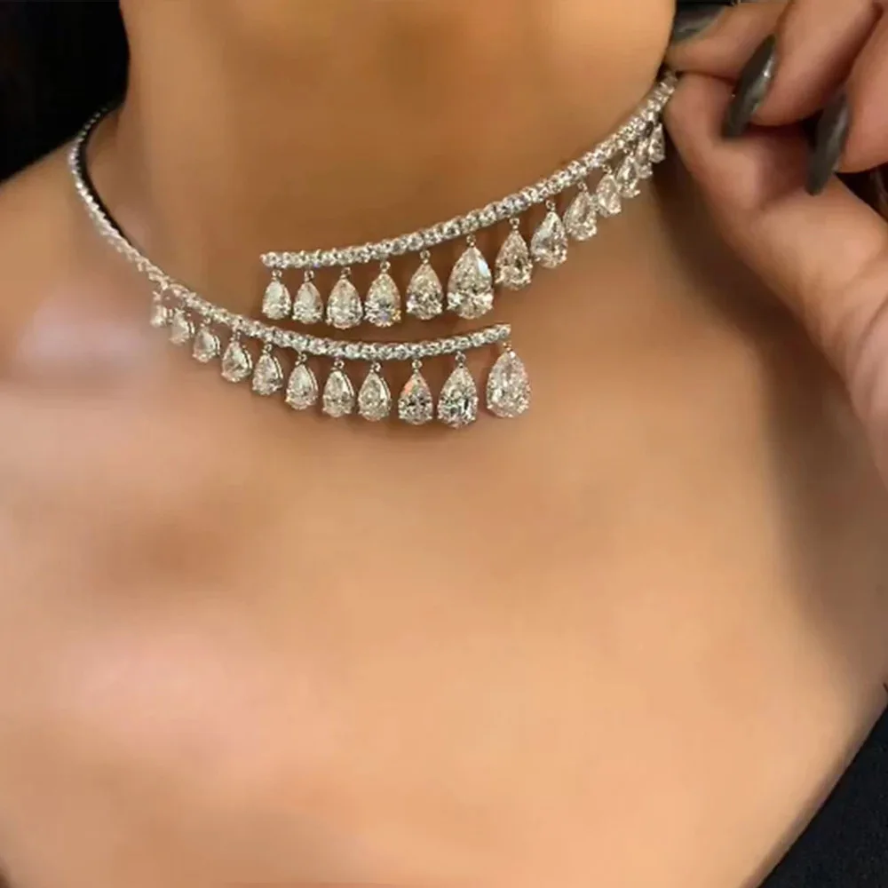 2025 New Versatile Water Drop Pendant Neck Collar, Niche and High-end, Water Diamond Necklace Adjustable for Women
2025 New Versatile Water Drop Pendant Neck Collar, Niche and High-end, Water Diamond Necklace Adjustable for Women
