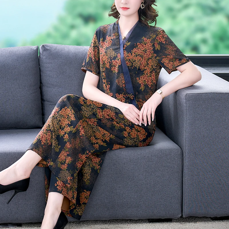 Spring And Summer 2023 New Short-Sleeved Silk Suit Mulberry Silk Satin V-Neck Loose Shirt Wide Leg Pants Fashion Two-Piece Set
Spring And Summer 2023 New Short-Sleeved Silk Suit Mulberry Silk Satin V-Neck Loose Shirt Wide Leg Pants Fashion Two-Piece Set