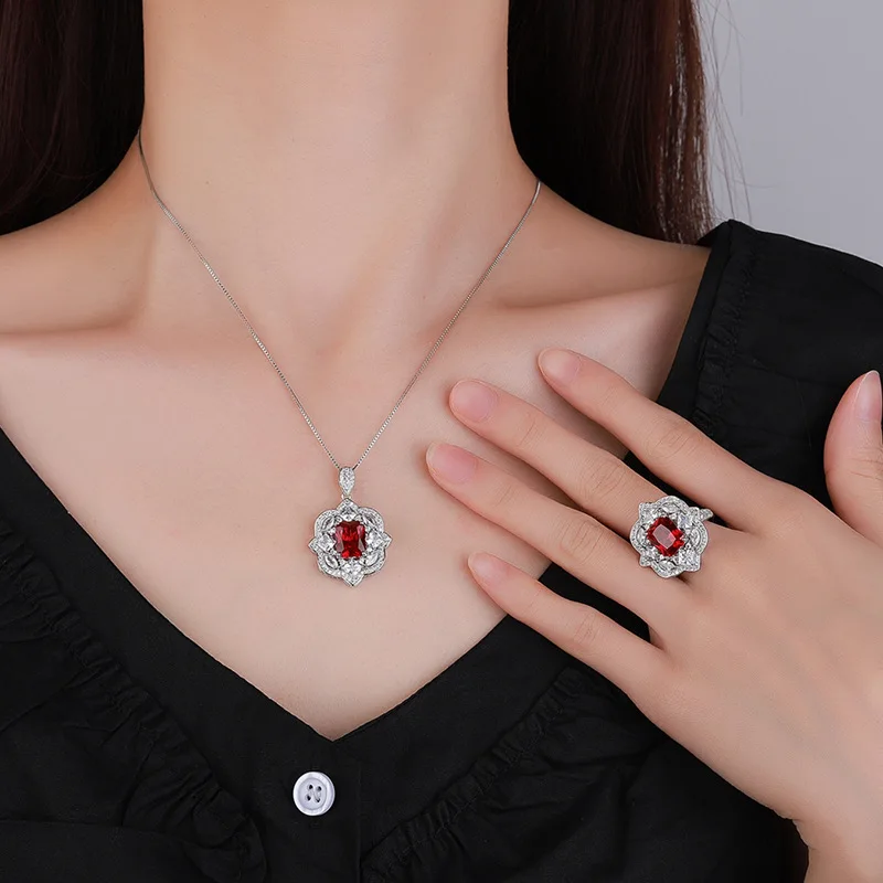S925 Silver Plated 18K Gold Plated PT950 Platinum Red Corundum Blue Spinel Advanced Retro Suit for Women 8*10
S925 Silver Plated 18K Gold Plated PT950 Platinum Red Corundum Blue Spinel Advanced Retro Suit for Women 8*10