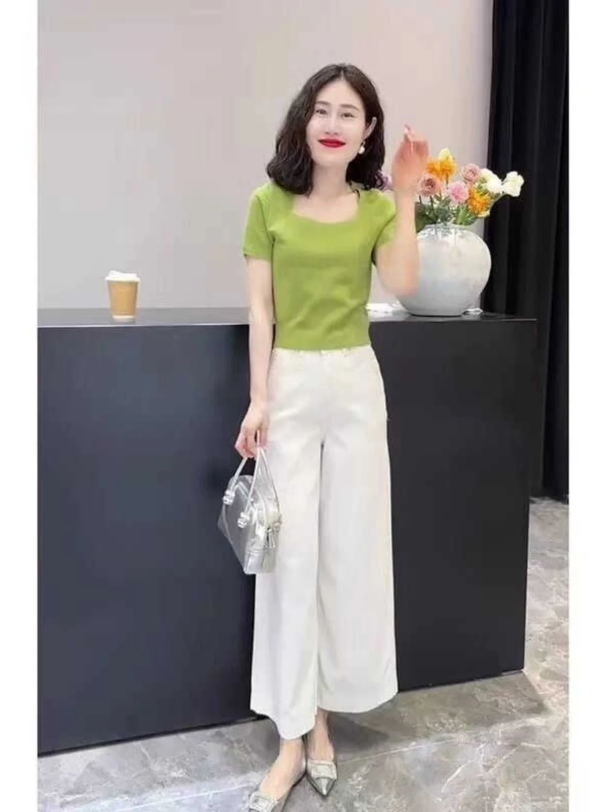 2026 Green Square Collar Short Sleeve T-Shirt Women's Casual Wide Leg Pants Two-Piece Set Summer Fashion Ensemble
2026 Green Square Collar Short Sleeve T-Shirt Women's Casual Wide Leg Pants Two-Piece Set Summer Fashion Ensemble
