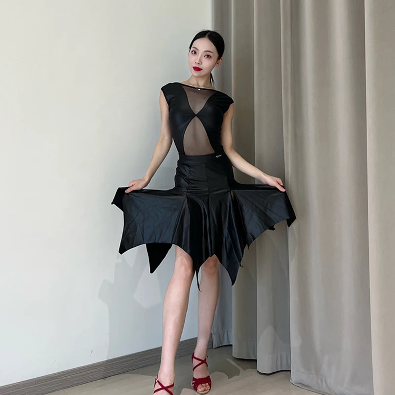 2024 New Latin Dance Dress For Women Sexy Backless Tops Split Skirts Suit Chacha Samba Tango Adult Latin Stage Clothes DQS16962
2024 New Latin Dance Dress For Women Sexy Backless Tops Split Skirts Suit Chacha Samba Tango Adult Latin Stage Clothes DQS16962