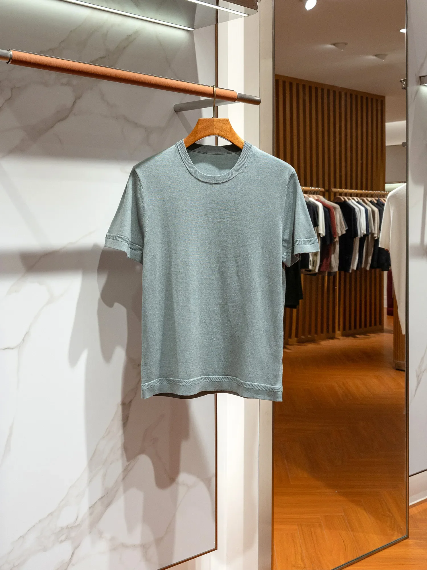 Comfortable and cool summer men's knitted crew neck short-sleeved T-shirt
Comfortable and cool summer men's knitted crew neck short-sleeved T-shirt
