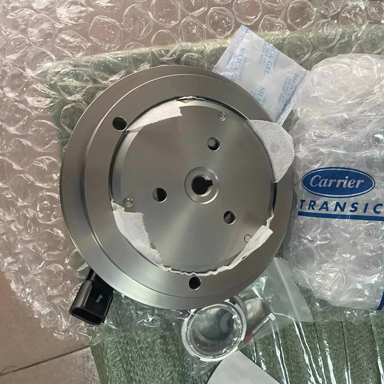 Carrier Original Part 50-01176-00 Clutch Assembly for Carrier Transicold Vector X2 X4 (50-01173-03)
Carrier Original Part 50-01176-00 Clutch Assembly for Carrier Transicold Vector X2 X4 (50-01173-03)