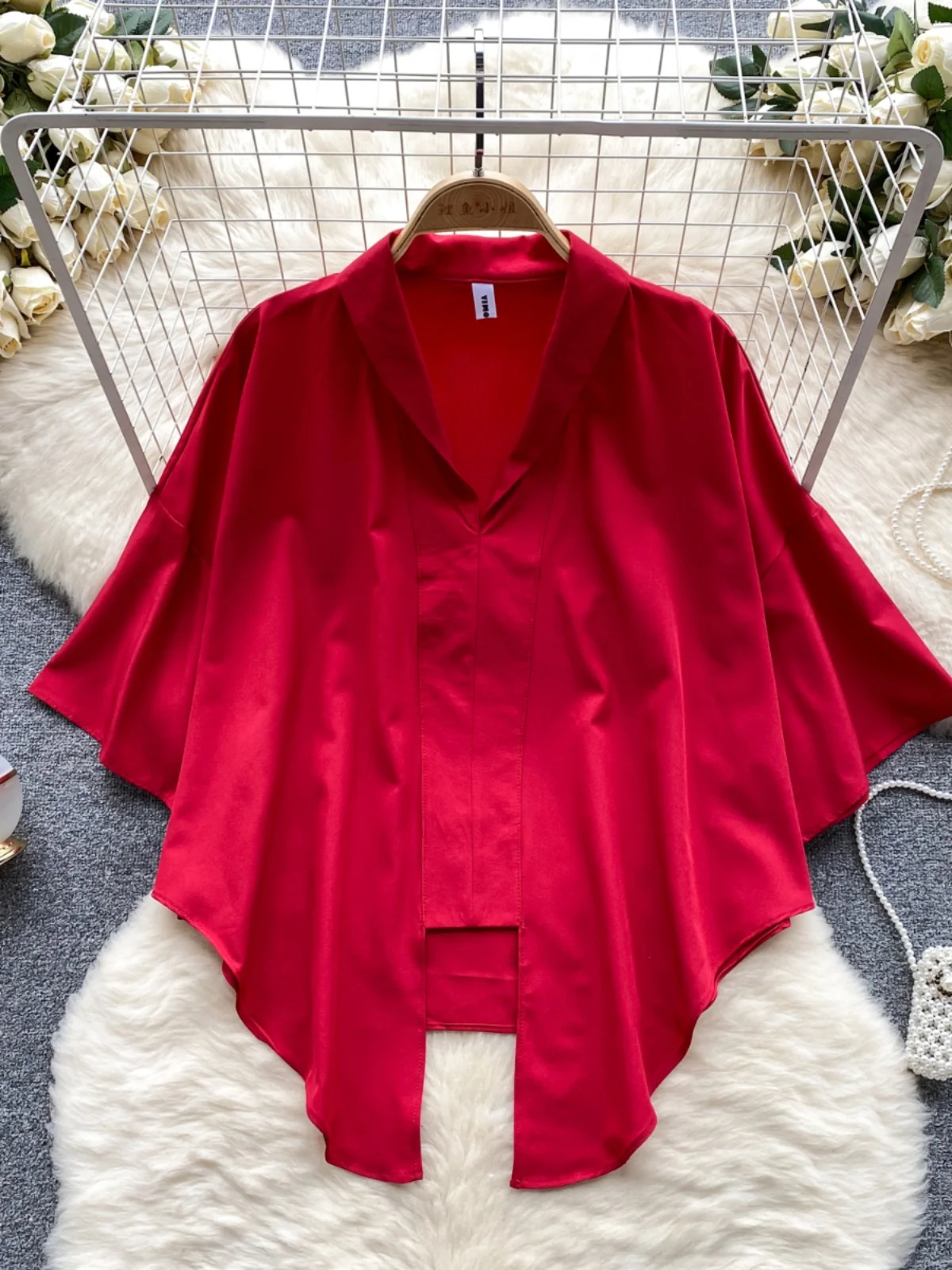 Elegant Summer Irregular Batwing Sleeve Shirt Women's Fashionable Versatile Loose Slimming Collar Top Korean Style Short Sleeve
Elegant Summer Irregular Batwing Sleeve Shirt Women's Fashionable Versatile Loose Slimming Collar Top Korean Style Short Sleeve