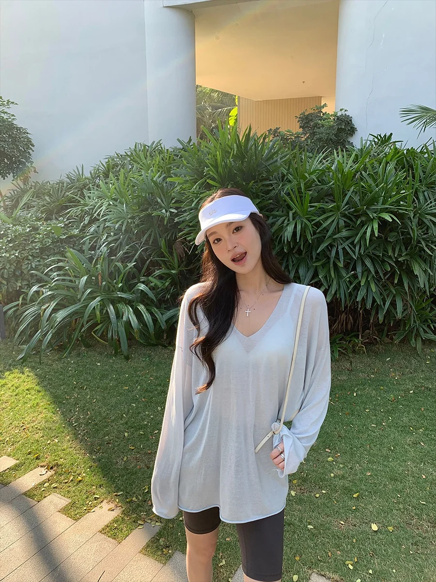 MUKOK Silk V-ne Sunade irt Women's Thin Spring Summer New Breathable Loose Slimming Knitted Sweater Casual Sle Long S...
MUKOK Silk V-ne Sunade irt Women's Thin Spring Summer New Breathable Loose Slimming Knitted Sweater Casual Sle Long S...