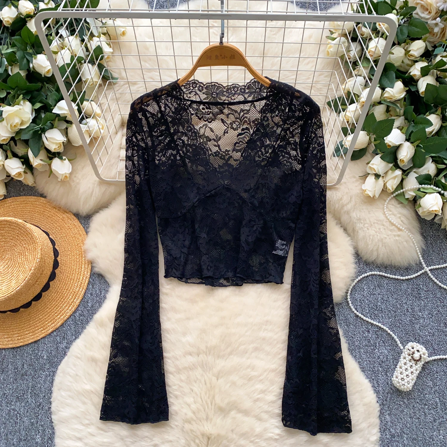 Vintage Blouse flare sleeve lace long sleeve Slim Elegant Fashion Sexy Women Shirt women clothing
Vintage Blouse flare sleeve lace long sleeve Slim Elegant Fashion Sexy Women Shirt women clothing