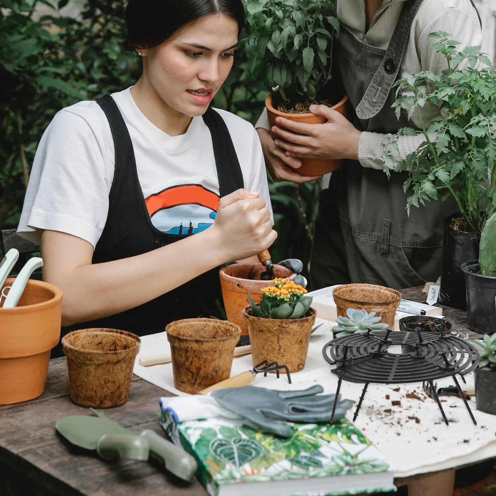 4Pcs Plant Pot Grid Cover Black Mesh Soil Protector Stakes Indoor Outdoor Prevent Pet Digging Spill Drainage Garden Planter
4Pcs Plant Pot Grid Cover Black Mesh Soil Protector Stakes Indoor Outdoor Prevent Pet Digging Spill Drainage Garden Planter