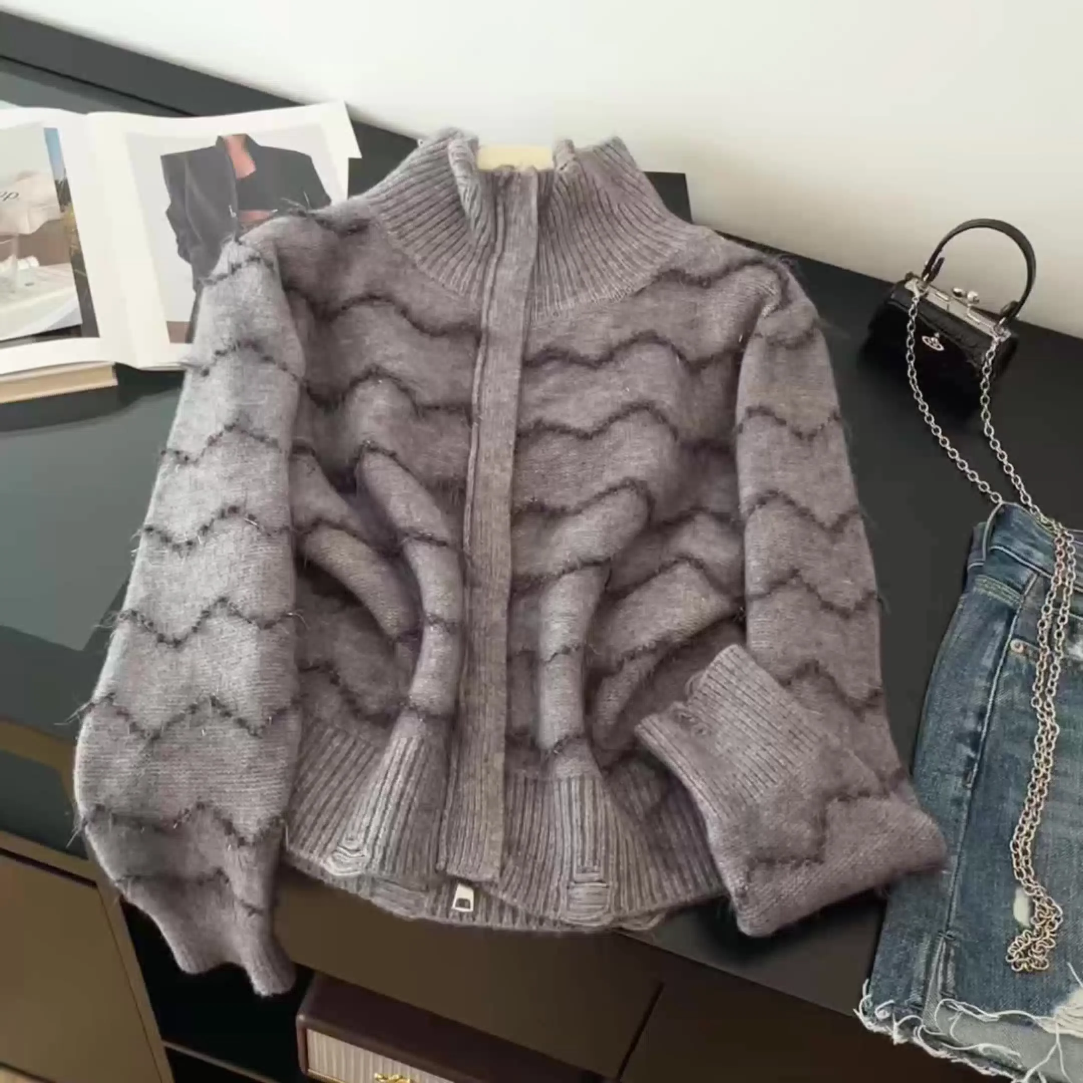 Women Grey Striped Cardigan Cozy Sweater Vintage Korean Style Jumper Knit Long Sleeves Turtleneck Cashmere Sweater 2000s Clothes
Women Grey Striped Cardigan Cozy Sweater Vintage Korean Style Jumper Knit Long Sleeves Turtleneck Cashmere Sweater 2000s Clothes