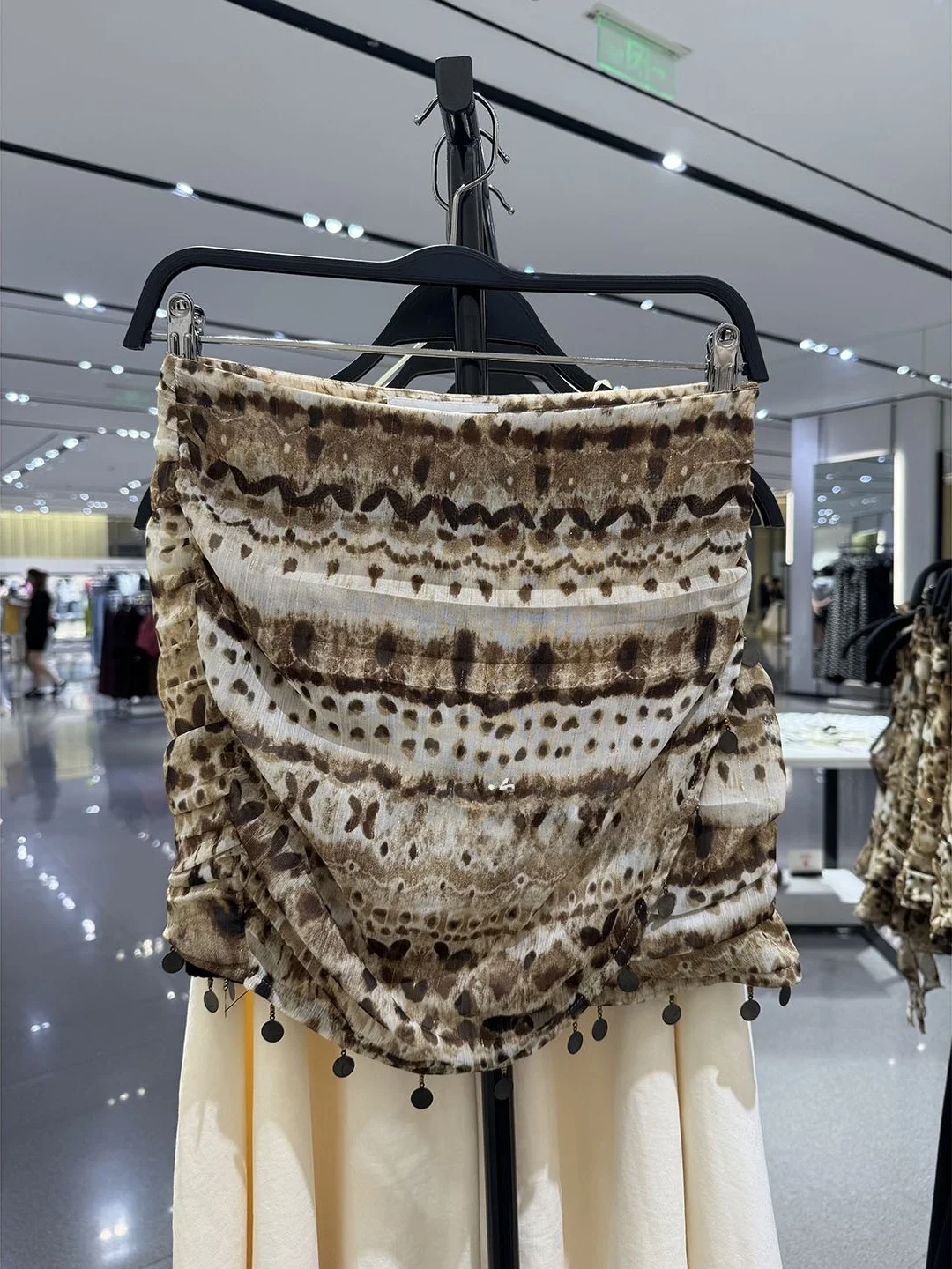 Summer 2025 New Women's Sweet-and-Spicy Beaded Tie-Dye Multi-Layer Decorated Skirt High Waist A-Line Slim Fit Commute Sle
Summer 2025 New Women's Sweet-and-Spicy Beaded Tie-Dye Multi-Layer Decorated Skirt High Waist A-Line Slim Fit Commute Sle