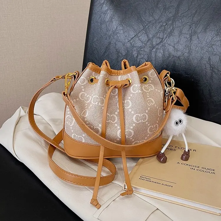 Summer 2025 Women's Vintage Bucket Bag,Genuine Leather Shoulder Messenger with Adjustable Strap,Large Capacity for Travel&Work
Summer 2025 Women's Vintage Bucket Bag,Genuine Leather Shoulder Messenger with Adjustable Strap,Large Capacity for Travel&Work