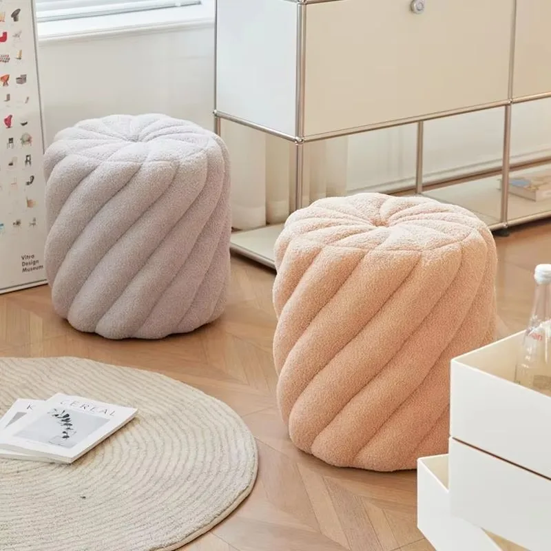 Cream Nordic Makeup Stool for Girls Bedroom Home Simple Modern Dressing Table Side Chair Light Luxury Bedroom Round Stools
Cream Nordic Makeup Stool for Girls Bedroom Home Simple Modern Dressing Table Side Chair Light Luxury Bedroom Round Stools