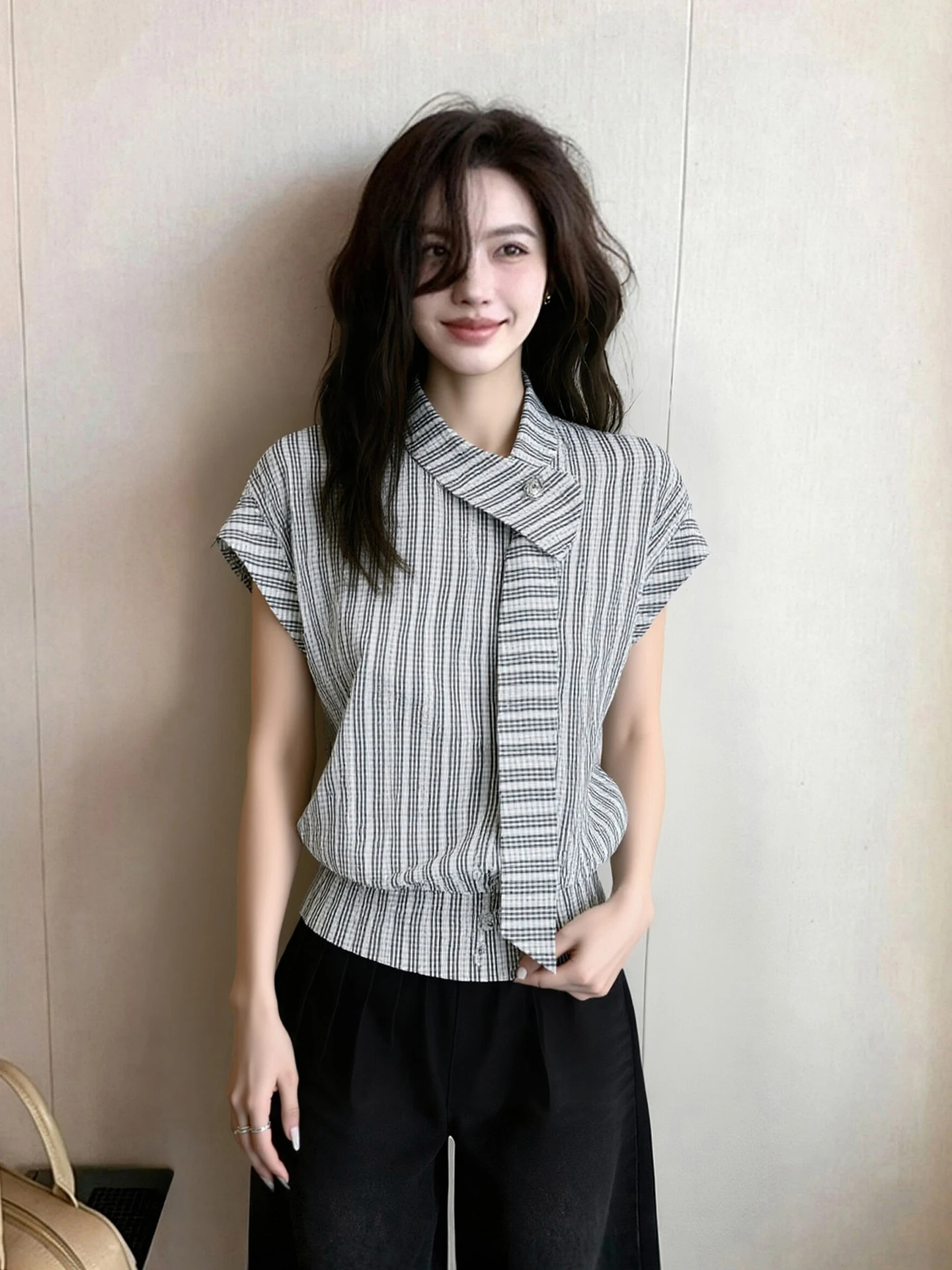 Chic Striped Short Sleeve Shirt Korean Style Commute Fashionable Women's Shirt Summer 2026 Poet Lin Brand Straight Cut Shirt
Chic Striped Short Sleeve Shirt Korean Style Commute Fashionable Women's Shirt Summer 2026 Poet Lin Brand Straight Cut Shirt