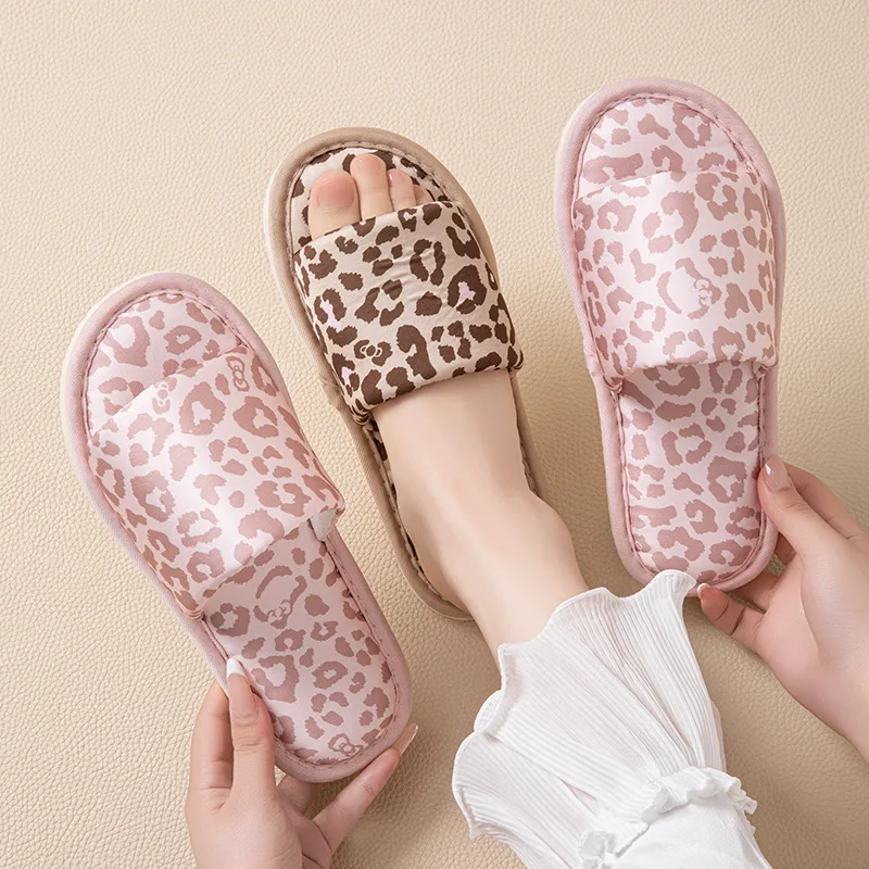 Women's Silk Leopard Print Linen Slides - Breathable Cotton Linen Open Toe Slippers for Indoor Home Use, Simple European & Ameri
Women's Silk Leopard Print Linen Slides - Breathable Cotton Linen Open Toe Slippers for Indoor Home Use, Simple European & Ameri