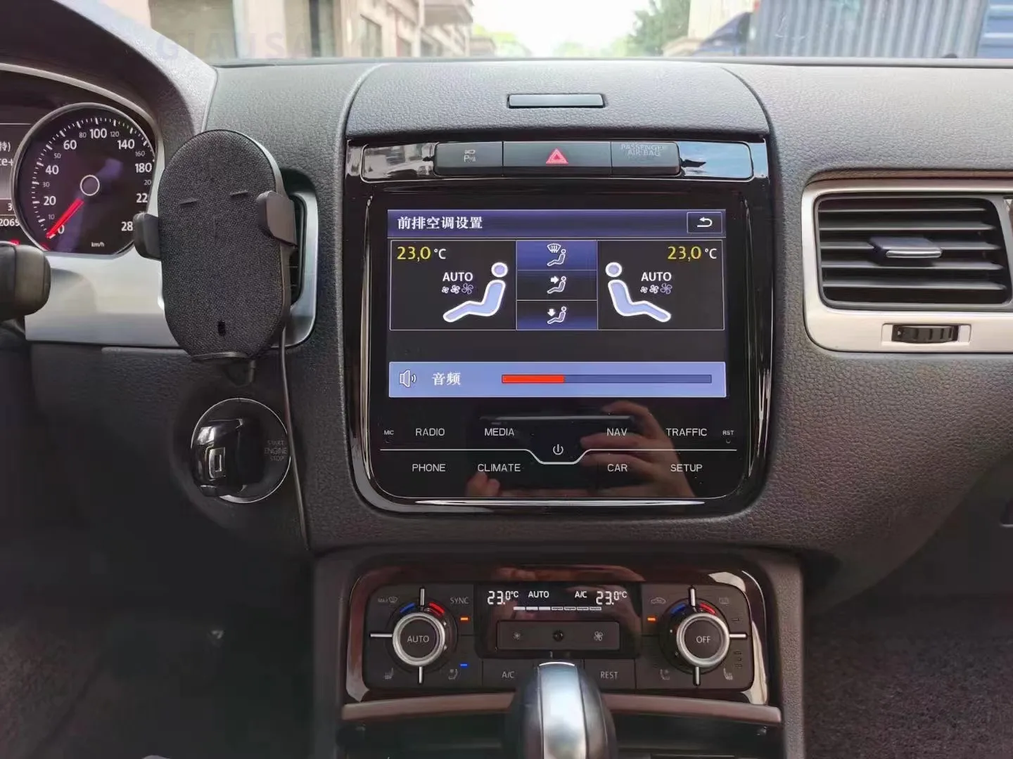 Android 14 для Volkswagen VW Touareg 2010 2011 2012-2017 сенсорный экран автомобильный радиоприемник стерео мультимедийный плеер Carplay Auto WIFI DSP
Android 14 для Volkswagen VW Touareg 2010 2011 2012-2017 сенсорный экран автомобильный радиоприемник стерео мультимедийный плеер Carplay Auto WIFI DSP