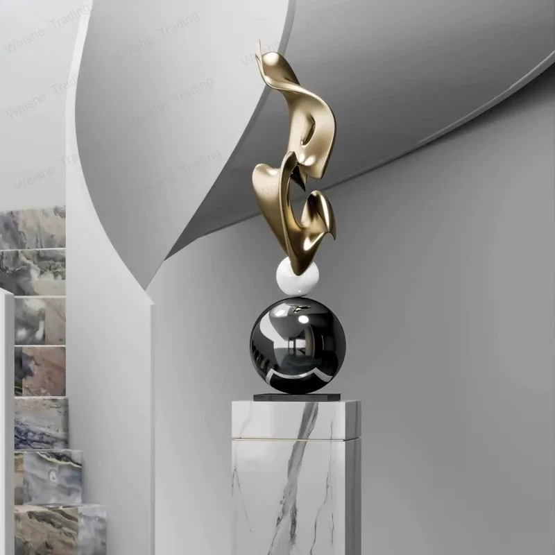 Light luxury high-end art sculpture landing large ornaments hotel high-end living room entrance decorations
Light luxury high-end art sculpture landing large ornaments hotel high-end living room entrance decorations