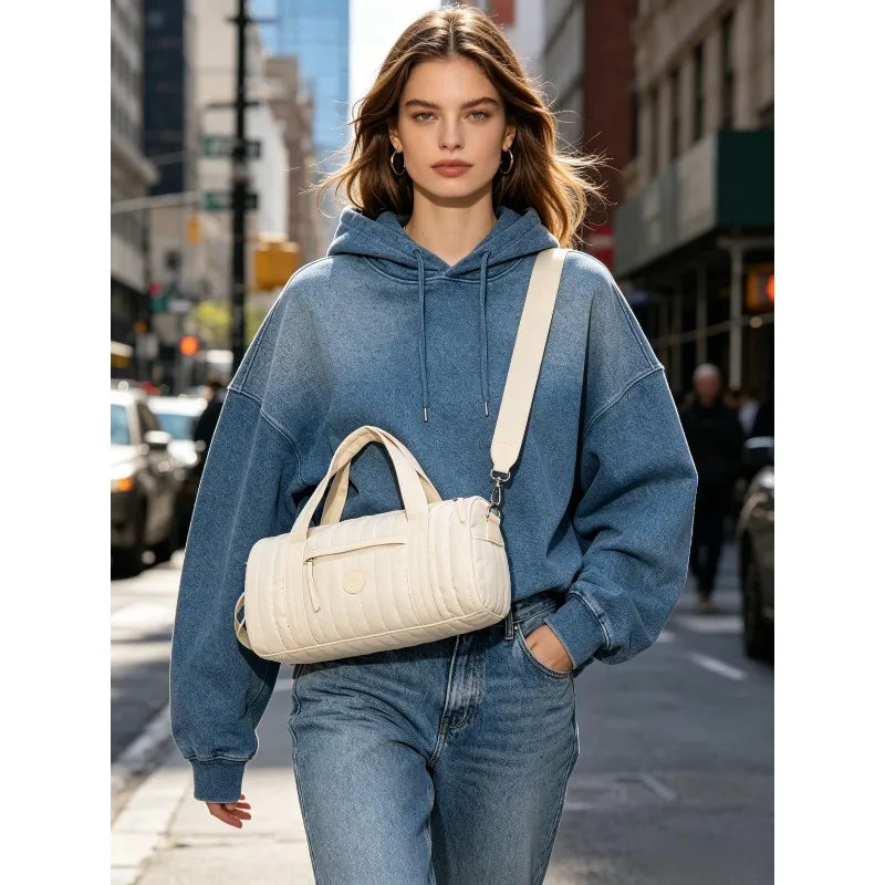 Fashion Large Capacity Travel Handbag Multifunctional Sports Gym Single Shoulder Bag
Fashion Large Capacity Travel Handbag Multifunctional Sports Gym Single Shoulder Bag