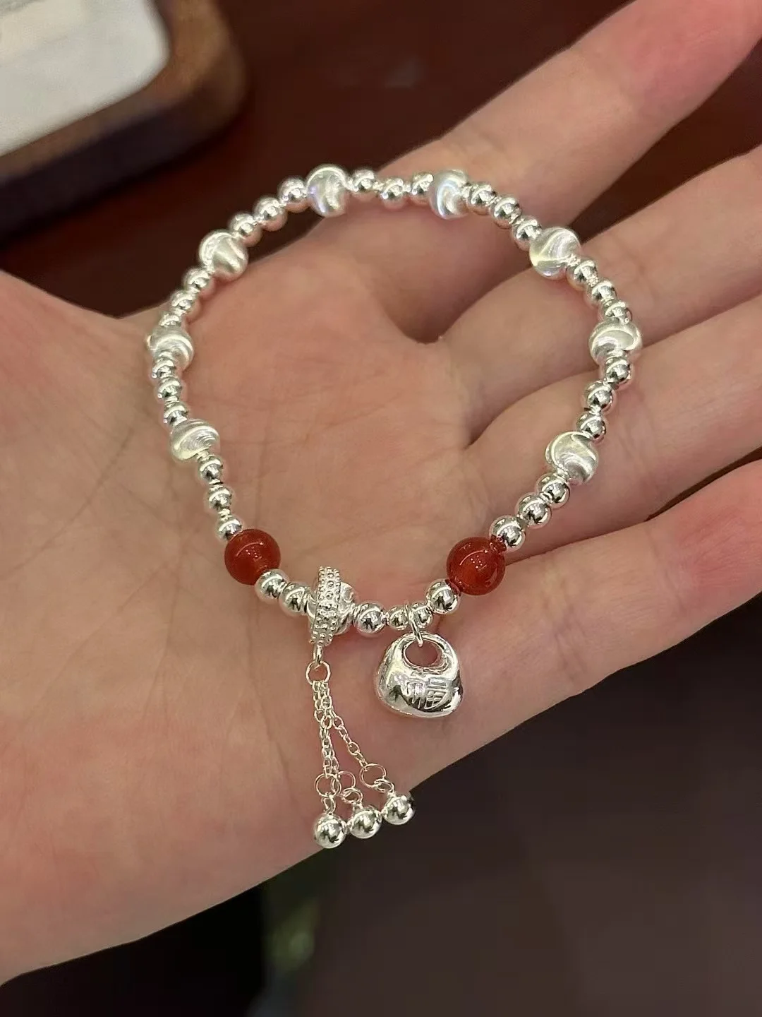 “Go mall” Silver 925 bracelets woman, fashionable, niche design, high-end and exquisite bracele
“Go mall” Silver 925 bracelets woman, fashionable, niche design, high-end and exquisite bracele