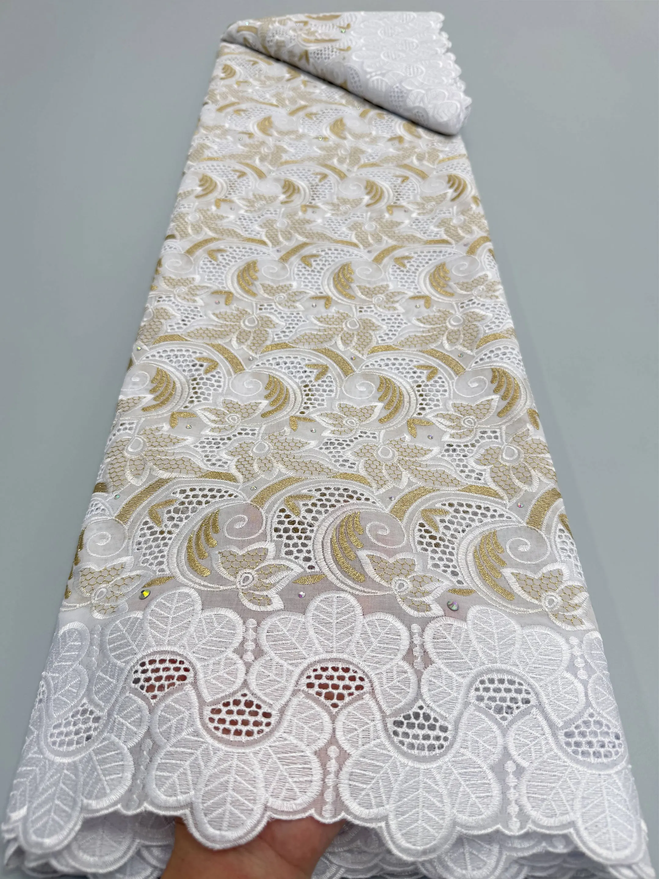 Fashion 100% Cotton Swiss Voile Lace Fabric 5 Yards High Quality Party Dress Stone Embroidery Nigerian Lace Materials Sewing
Fashion 100% Cotton Swiss Voile Lace Fabric 5 Yards High Quality Party Dress Stone Embroidery Nigerian Lace Materials Sewing