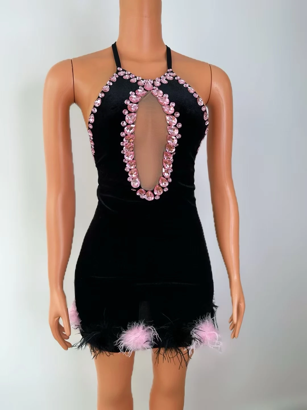 Rongyu Rhinestone Hollow Tight Sexy HangingNeck Backless Fur Ball Hip Hugging Short SkirtNightclub Bar Performance Costume W001
Rongyu Rhinestone Hollow Tight Sexy HangingNeck Backless Fur Ball Hip Hugging Short SkirtNightclub Bar Performance Costume W001