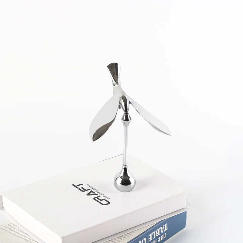 Modern Art Style Silver Flying Bird Metal Ornament Hot Selling Small Desktop Decoration for Hotel Family Handicraft Knick-Knack
Modern Art Style Silver Flying Bird Metal Ornament Hot Selling Small Desktop Decoration for Hotel Family Handicraft Knick-Knack