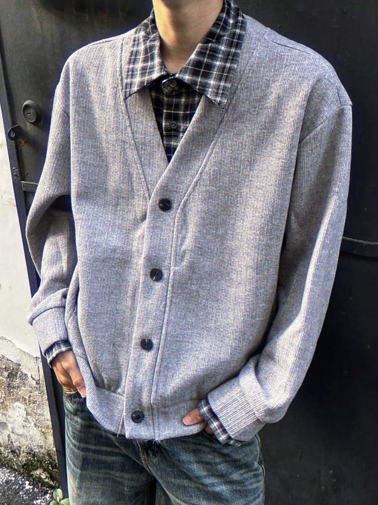 Мужской и женский свободный вязаный кардиган-свитер в стиле осень-зима, винтажный, в американском студенческом стиле, с лоскутным узором, комплект из двух предметов...
Мужской и женский свободный вязаный кардиган-свитер в стиле осень-зима, винтажный, в американском студенческом стиле, с лоскутным узором, комплект из двух предметов...