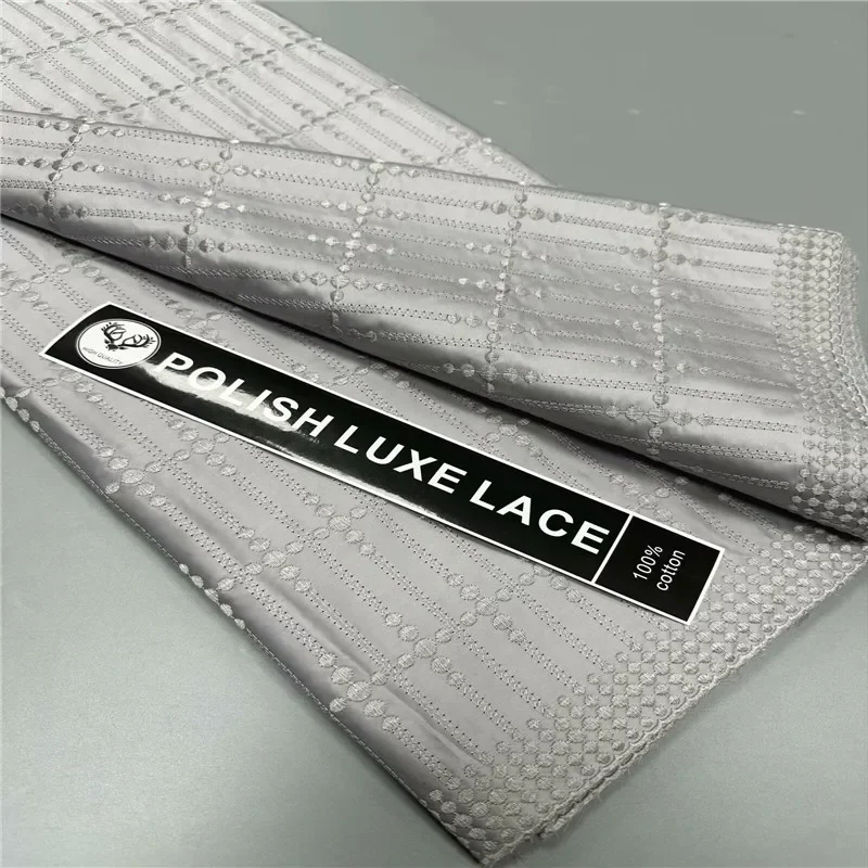 5 Yards Nigerian 100% Cotton Polish Satin Embroidery Fabric High Quality Swiss Voile Lace Material For Men Dubai Style 10L150901
5 Yards Nigerian 100% Cotton Polish Satin Embroidery Fabric High Quality Swiss Voile Lace Material For Men Dubai Style 10L150901