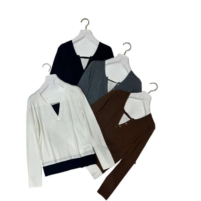 New Temperament Is This Inside100% Wool Stitching Contrast Color V-neck Fake Two-Piece Wool Sweater
New Temperament Is This Inside100% Wool Stitching Contrast Color V-neck Fake Two-Piece Wool Sweater