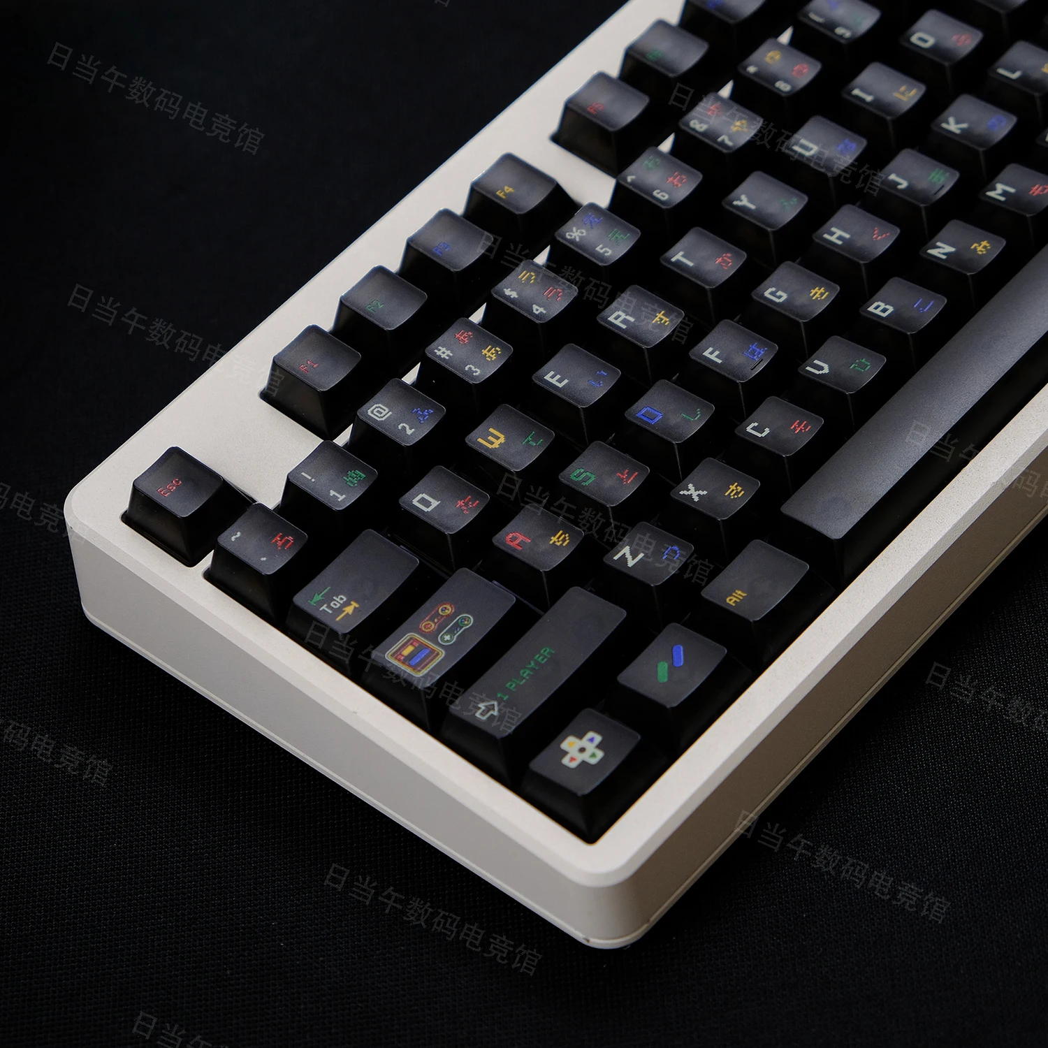 Tongqu black and white ABS fog transparent keycap RGB original highly mechanical keyboard modified woting
Tongqu black and white ABS fog transparent keycap RGB original highly mechanical keyboard modified woting