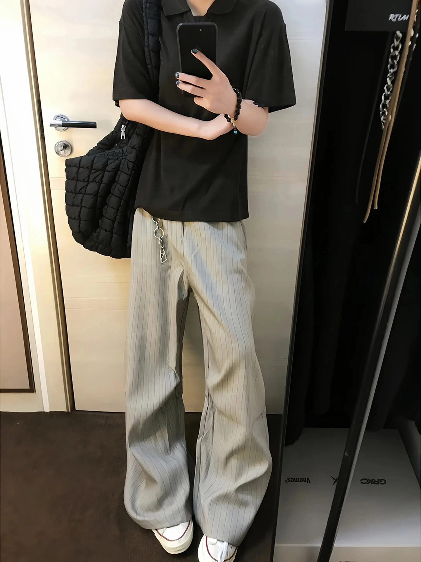Men's Summer Thin Straight Leg Ice Silk Pants Casual Loose Fit Trousers with Wide Leg And Slight Flare for Daily Wear
Men's Summer Thin Straight Leg Ice Silk Pants Casual Loose Fit Trousers with Wide Leg And Slight Flare for Daily Wear