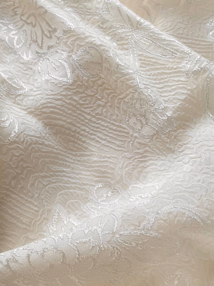 Real Silk Nylon Interwoven Lace-up Plastic Fashion Fabric Popular Clothing Jacquard Beige
Real Silk Nylon Interwoven Lace-up Plastic Fashion Fabric Popular Clothing Jacquard Beige