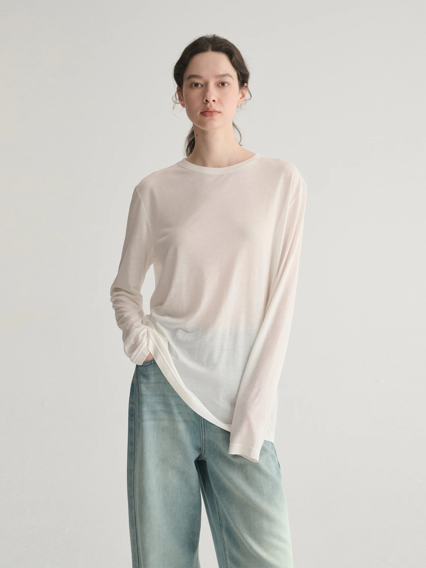 Breathable Skin-Friendly Long Sleeve T-Shirt MC Larsele Wool Blend Casual Versatile Loose Fit round Neck Top for Women
Breathable Skin-Friendly Long Sleeve T-Shirt MC Larsele Wool Blend Casual Versatile Loose Fit round Neck Top for Women