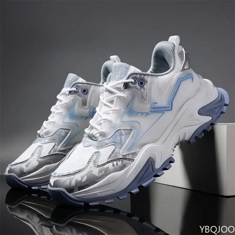 Весенне-осенняя новая легкая мужская обувь, повседневная удобная обувь, мужская обувь на толстой подошве, новые модные универсальные кроссовки
Весенне-осенняя новая легкая мужская обувь, повседневная удобная обувь, мужская обувь на толстой подошве, новые модные универсальные кроссовки