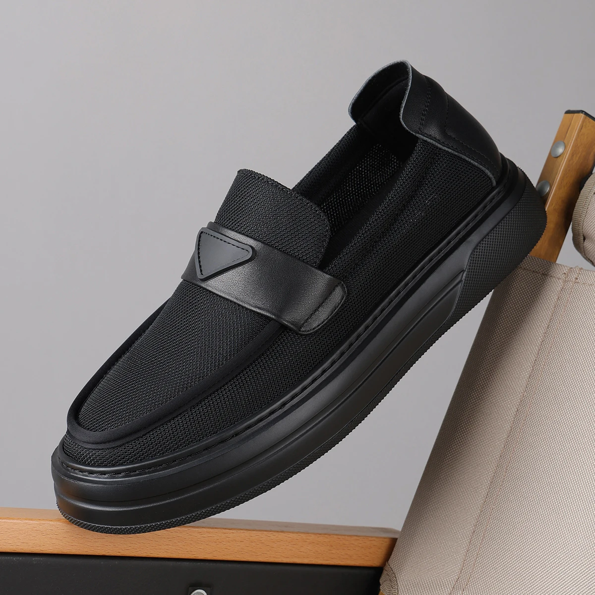 New breathable and fashionable casual shoes with one foot on cloth, lightweight round toe loafers 230610
New breathable and fashionable casual shoes with one foot on cloth, lightweight round toe loafers 230610