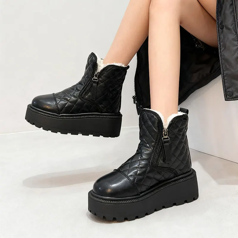 Thickened Fleece Winter Boots Women's Short Boots Korean Style Waterproof Platform Ultrafine Fiber Shoe Upper Rubber O...
Thickened Fleece Winter Boots Women's Short Boots Korean Style Waterproof Platform Ultrafine Fiber Shoe Upper Rubber O...