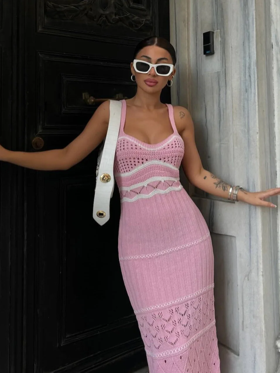 Women's Halter Dress for Spring and Summer With Slim Design Mid-length Slit Fishtail Dress for Slimming
Women's Halter Dress for Spring and Summer With Slim Design Mid-length Slit Fishtail Dress for Slimming