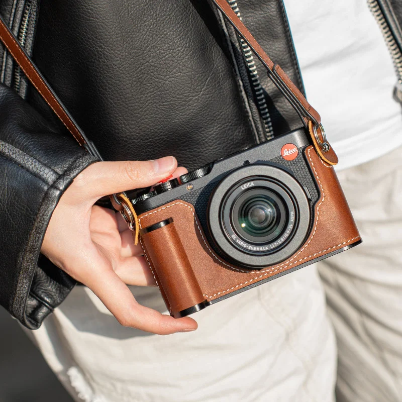 Handmade Genuine Leather Camera Bag with Handle Protective Case Strap for Leica DLUX8
Handmade Genuine Leather Camera Bag with Handle Protective Case Strap for Leica DLUX8