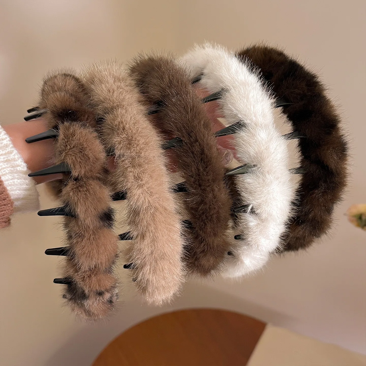Faux Mink Fur Hairbands Headbands Women Girls Soft Fluffy Leopard Non Slip Hair Bands Hair Hoops Winter Hair Accessories
Faux Mink Fur Hairbands Headbands Women Girls Soft Fluffy Leopard Non Slip Hair Bands Hair Hoops Winter Hair Accessories
