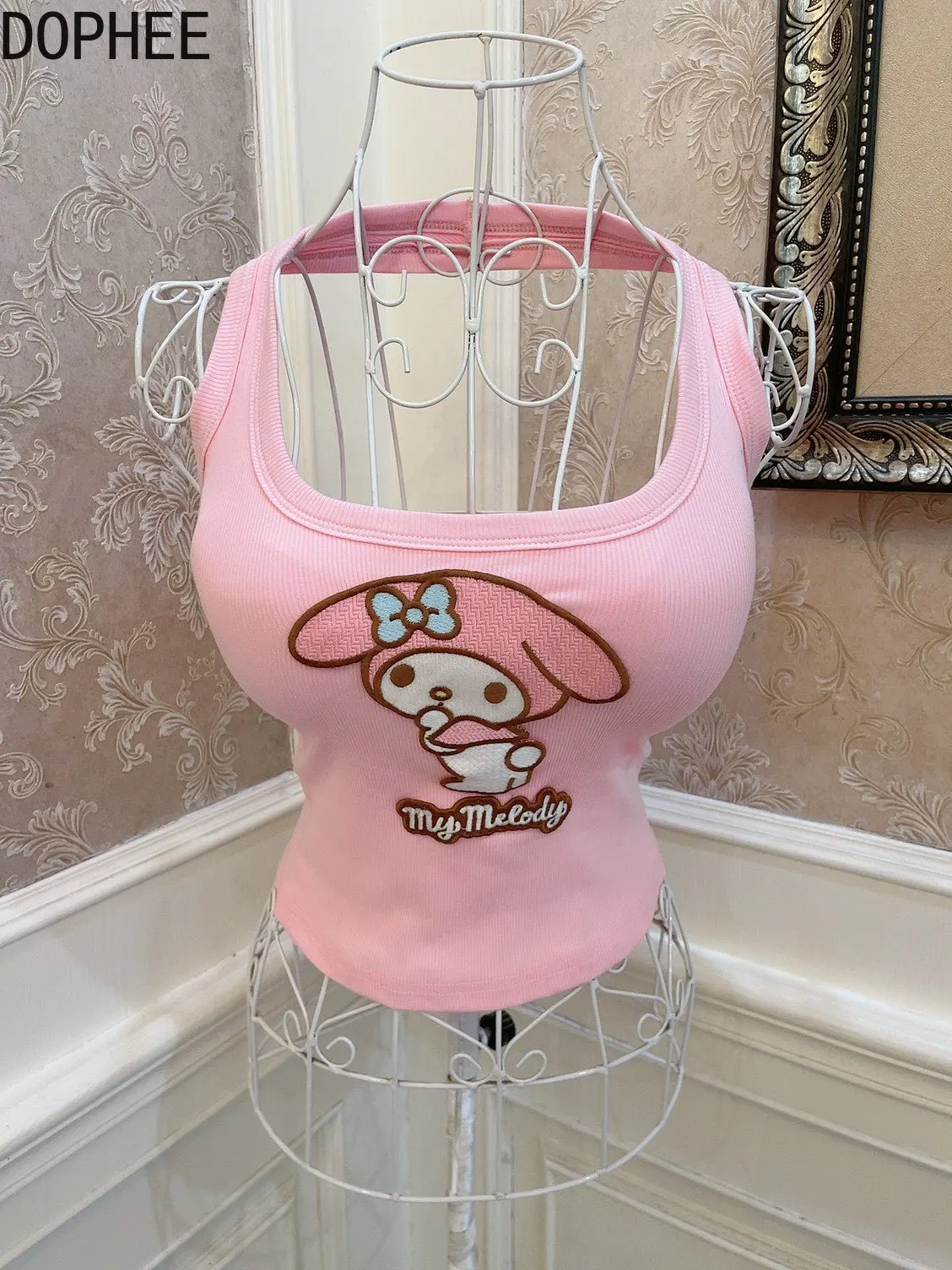 Женский укороченный топ с высокой талией Hot Chick, новинка весны и лета, тонкая футболка без рукавов с мультяшной вышивкой на груди, топы с воротником-халтер
Женский укороченный топ с высокой талией Hot Chick, новинка весны и лета, тонкая футболка без рукавов с мультяшной вышивкой на груди, топы с воротником-халтер