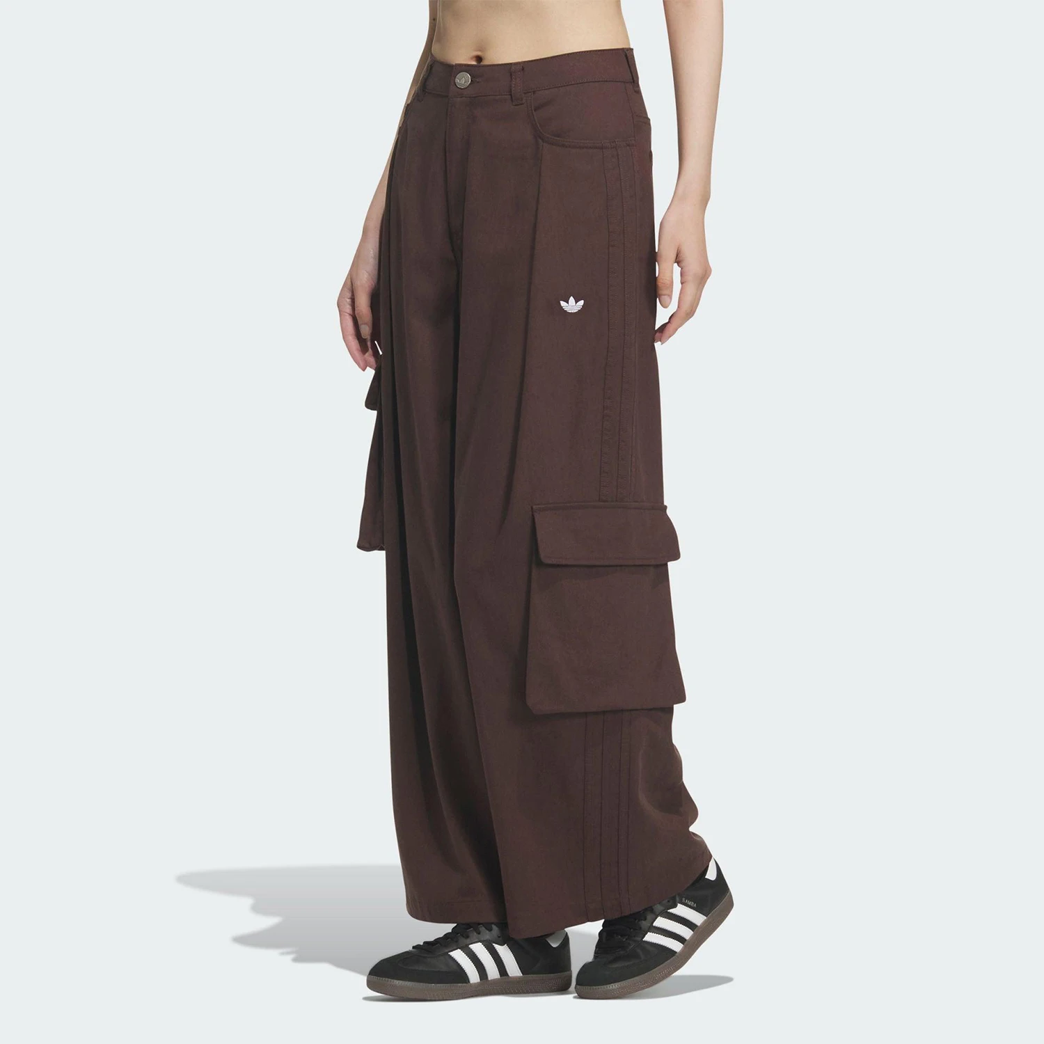 Оригинальные женские спортивные брюки Adidas Clover с широкими штанинами, прочные, модель IA7511
Оригинальные женские спортивные брюки Adidas Clover с широкими штанинами, прочные, модель IA7511