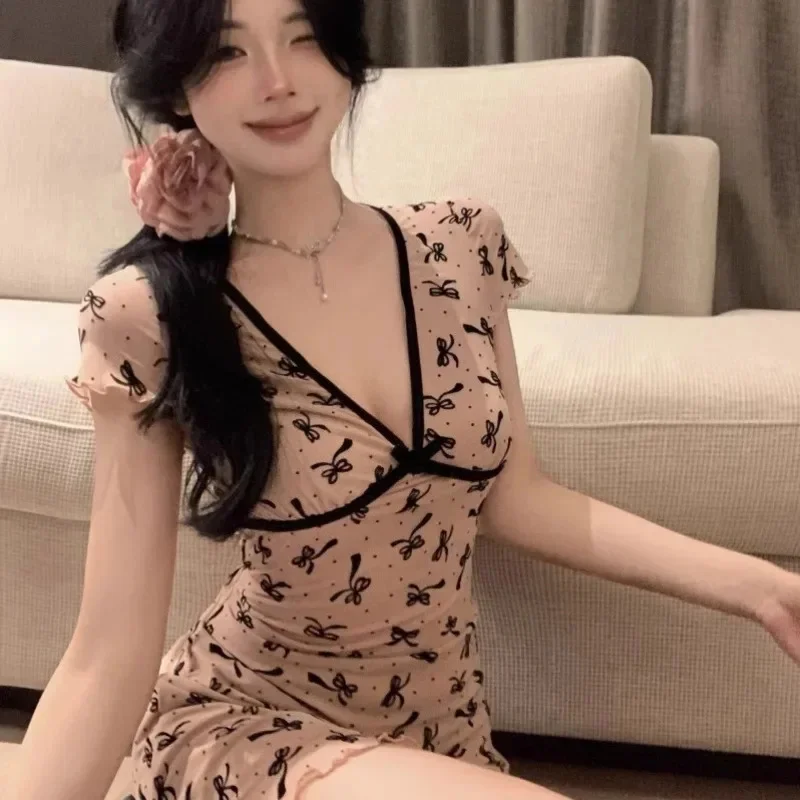 Women's Bow Printed Slim V-Neck Short Sleeve Pullover Dresses Sexy Midi Dresses Fashion Streetwear Retro Style High Waist Short
Women's Bow Printed Slim V-Neck Short Sleeve Pullover Dresses Sexy Midi Dresses Fashion Streetwear Retro Style High Waist Short